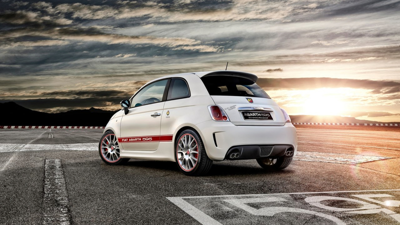 Illustration for article titled Fiat Abarth 595 Is A Delightful 180 Horsepower Italian With A 'Tude